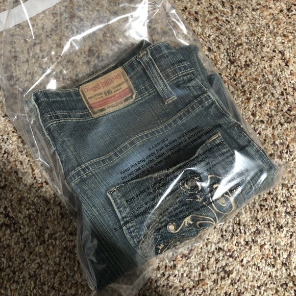 Diesel Industry Womens Jeans Cropped Size 30 28x21 Studded Embroidered - Picture 12 of 12